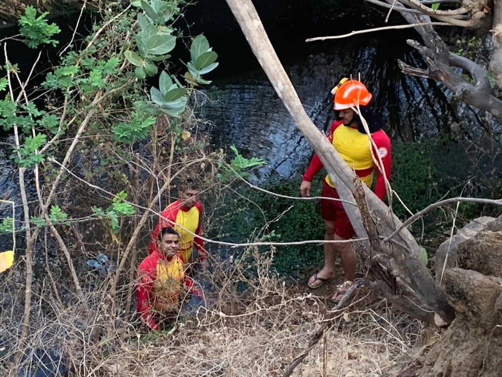 Em Coremas (PB), canal inunda e mata homem que realizava limpeza no local