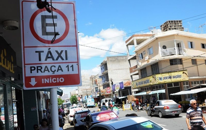 Condutores são convocados para renovação do alvará de transporte de passageiros em Patos