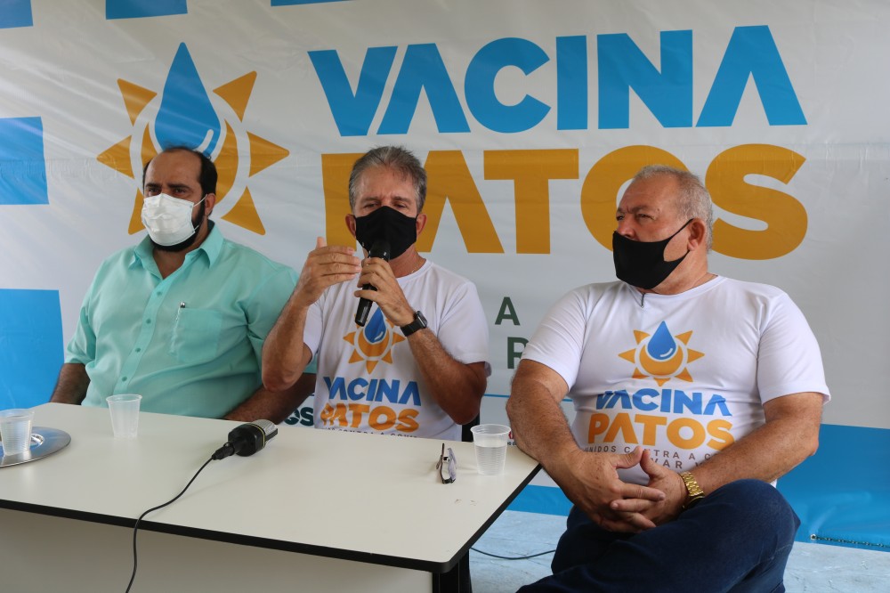 Patos inicia vacinação contra Covid-19; prefeito pode reavaliar decretos nos próximos dias