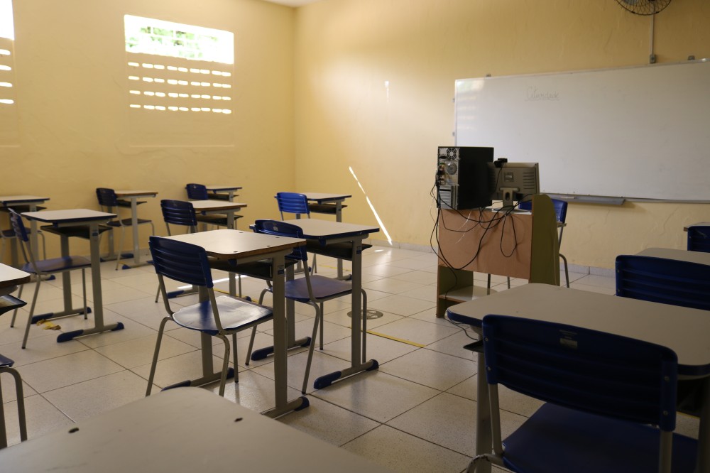 Prefeito de Patos autoriza retorno das aulas da rede privada