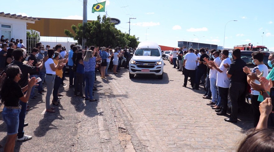 Emoção marca cortejo de Segundo, secretário de saúde de Patos; veja o vídeo