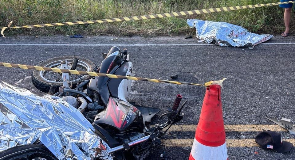 Colisão entre motos deixa dois mortos na PB-359, no Sertão da Paraíba