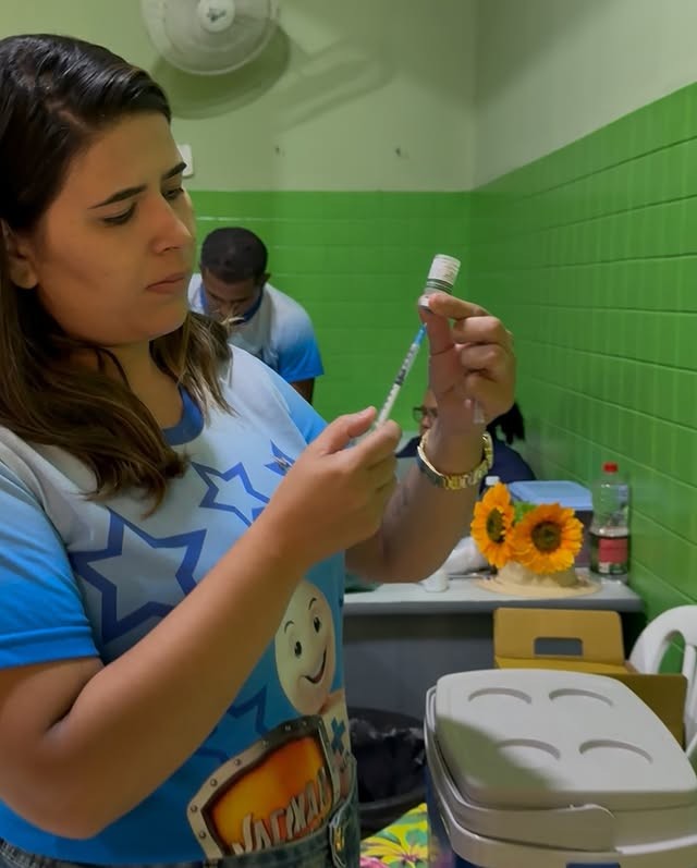 Zé Gotinha participa de ação especial de vacinação no encerramento do São João de Patos 2025