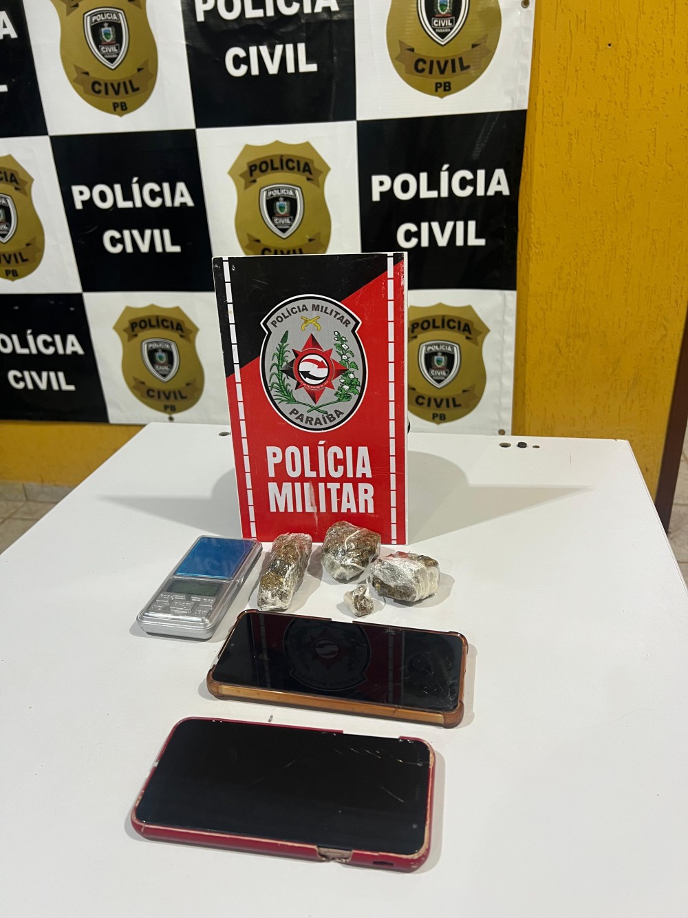 Polícia Militar prende suspeitos e apreende drogas em Belém do Brejo do Cruz